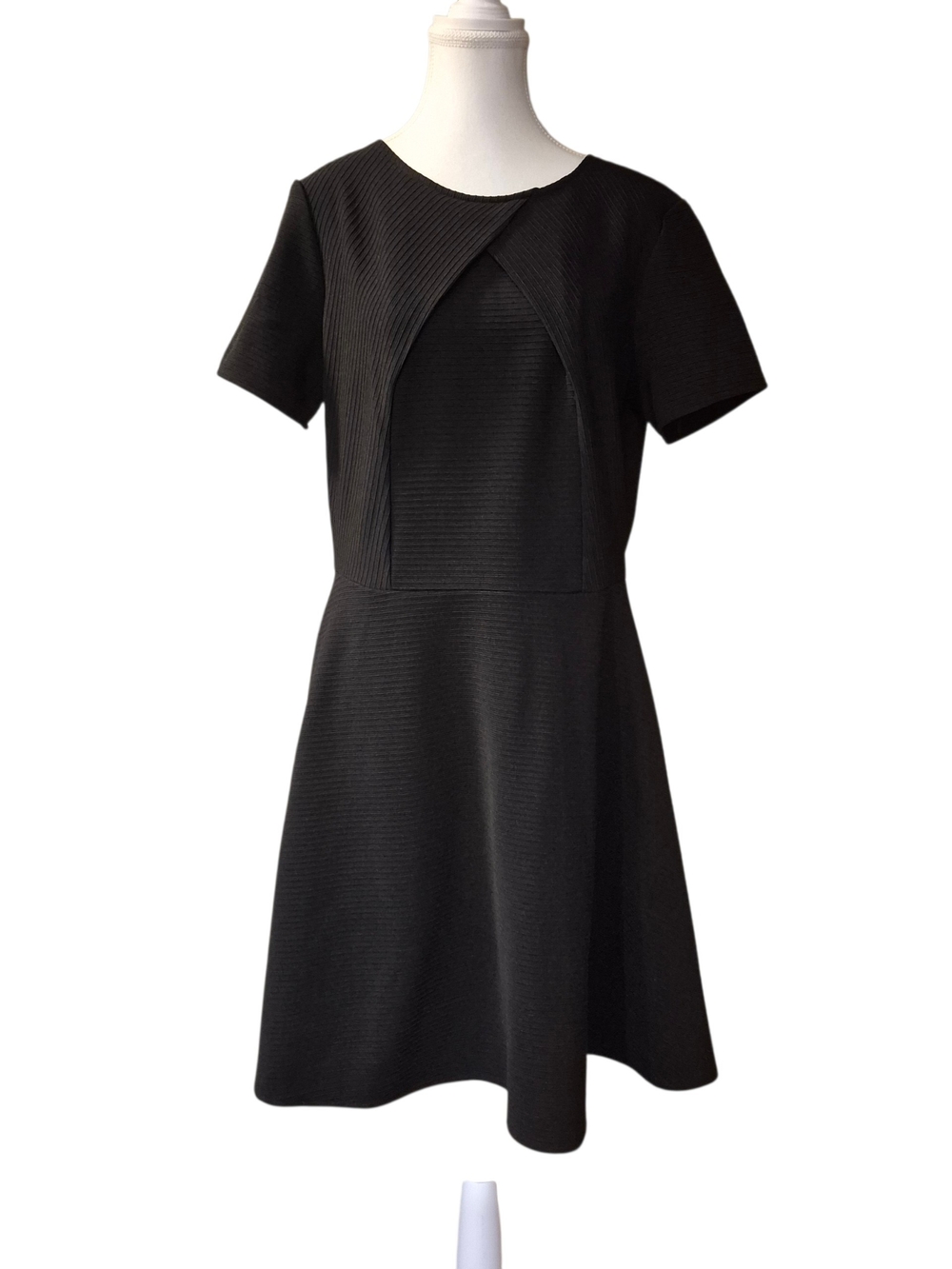 Modern Black Short-Sleeve Fit-and-Flare Mini Dress